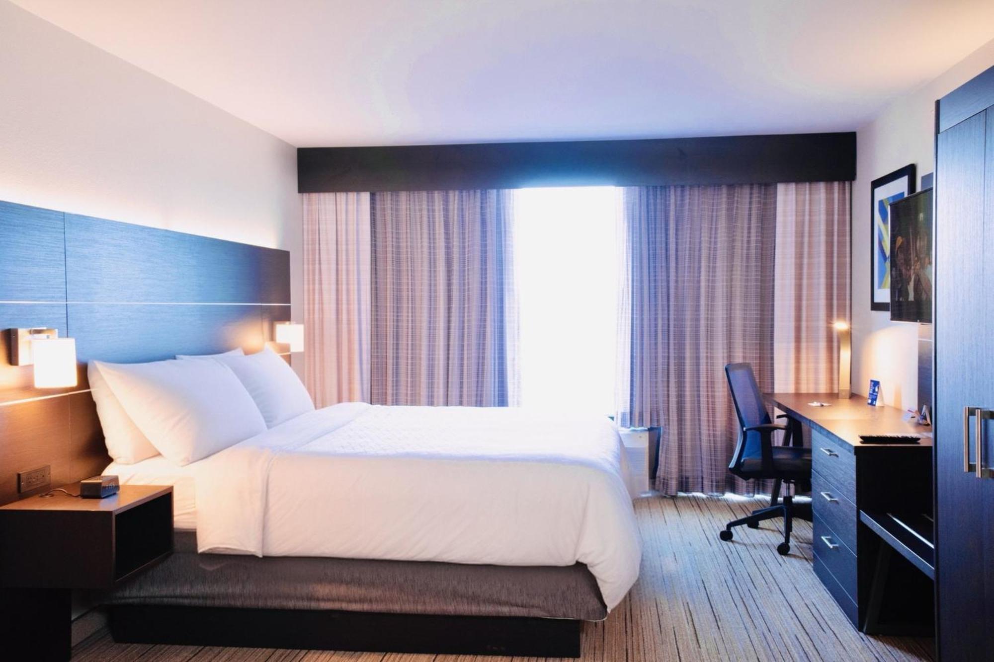 Holiday Inn Express Hotel & Suites Chester By Ihg Экстерьер фото